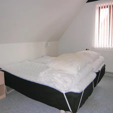 Four-bedroom Holiday In Tranekar Hébergement de vacances *