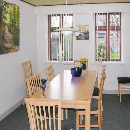 Four-bedroom Holiday In Tranekar *